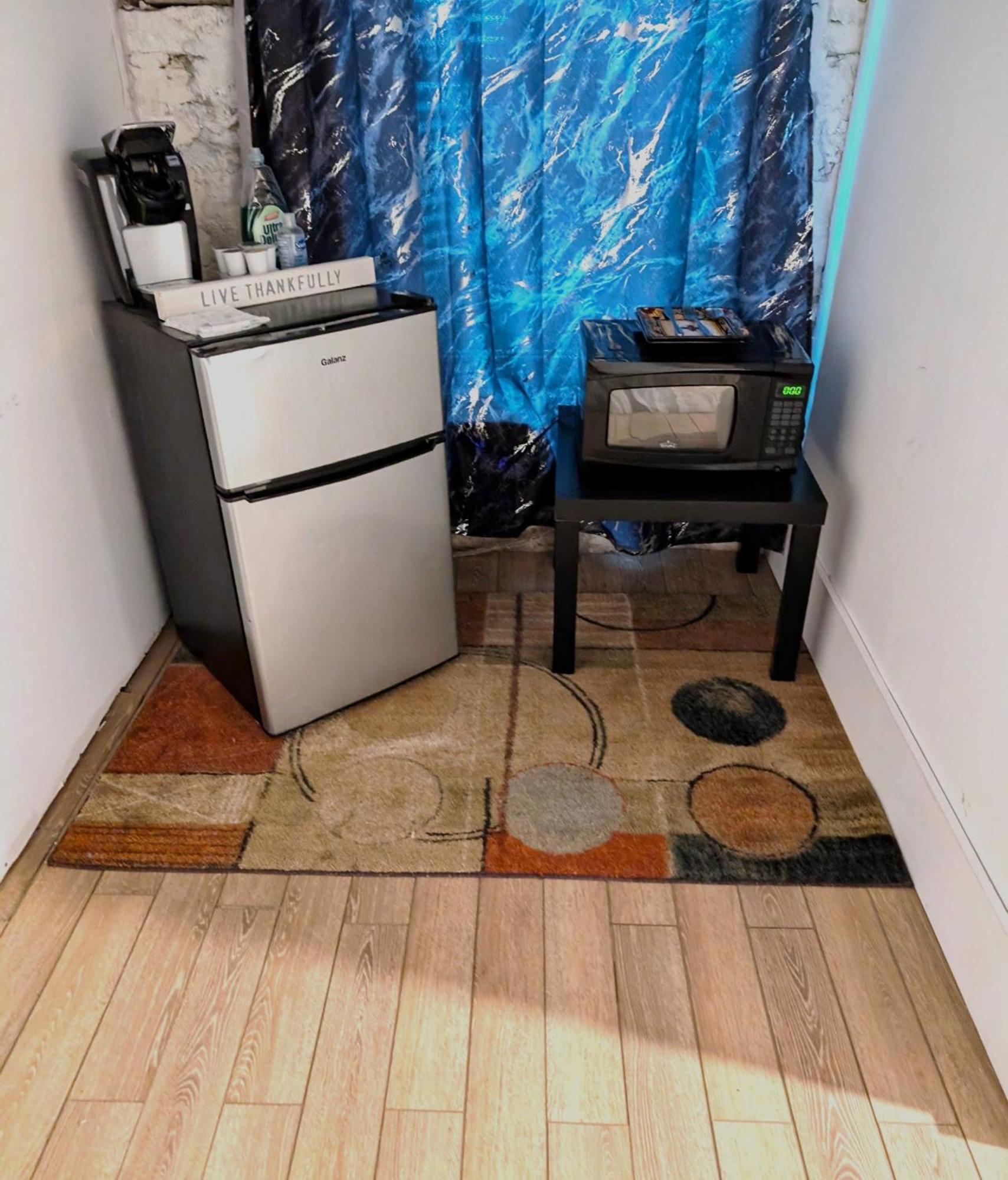 Downtown Retreat - Cozy Basement *