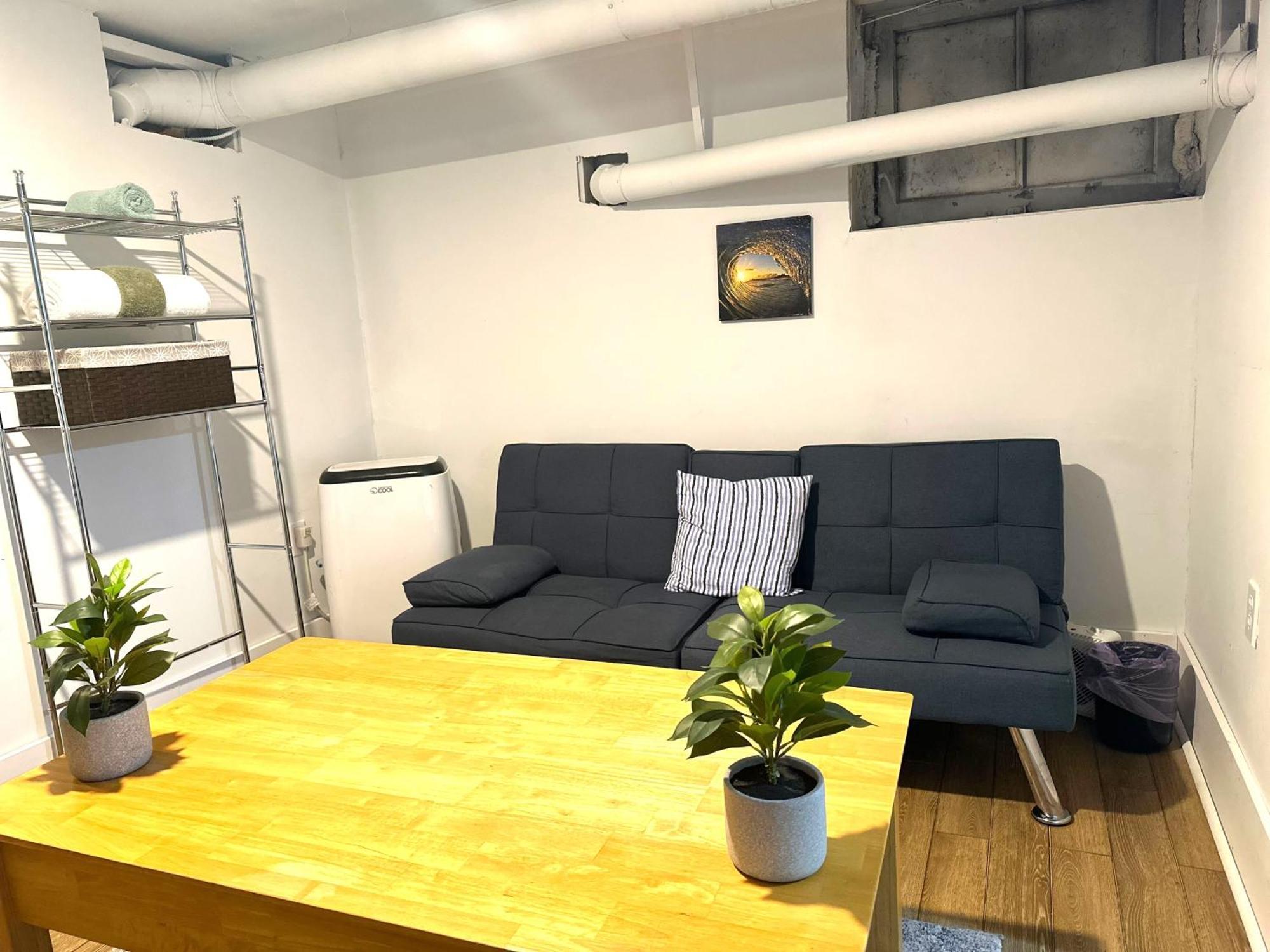 Downtown Retreat - Cozy Basement Apartment Columbus