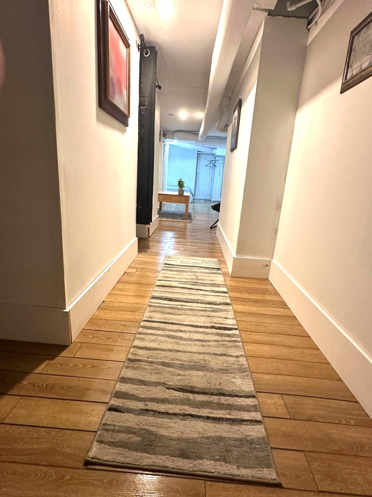 Downtown Retreat - Cozy Basement Columbus
